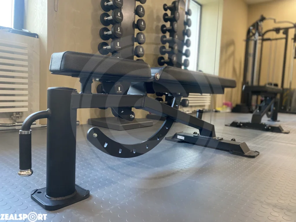 Многопозиционная скамья Smith Strength SR008 в домашнем спортзале