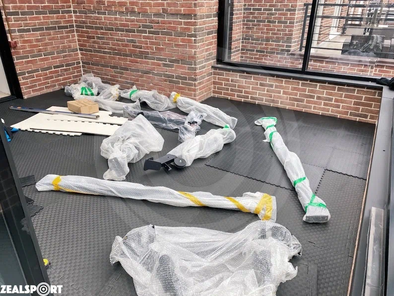 Сборка монтаж тренажеров в домашнем спортзале тренажерном зале
