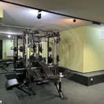 Мультистанция многофункциональная Smith C5 в спортзале 18 кв.м